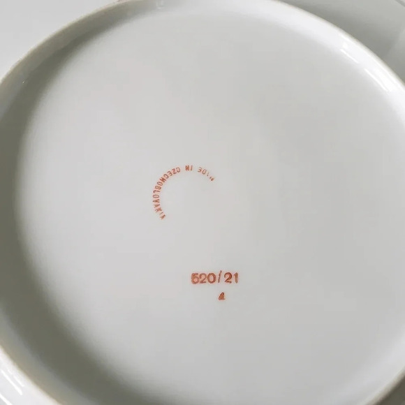 Vintage set of  2 Czechoslovakia Green/Yellow Floral Charger Plates. - Picture 5 of 9